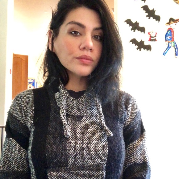 Meet your Posher, Josabeth - Picture 5 of 6